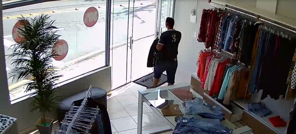 Rapaz foi identificado depois de ação em loja de roupas em Votorantim (Foto: Arquivo pessoal)